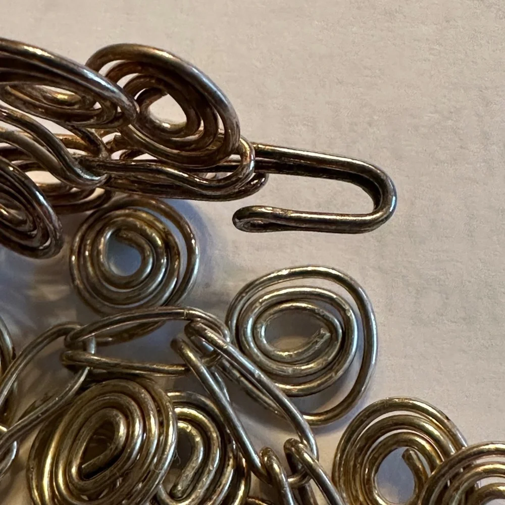 VINTAGE Silver plated Wire Wrap 7 1/2” long Bracelet with aged patina - Picture 9 of 10